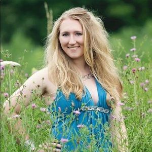 Meet your Posher, Alyssa